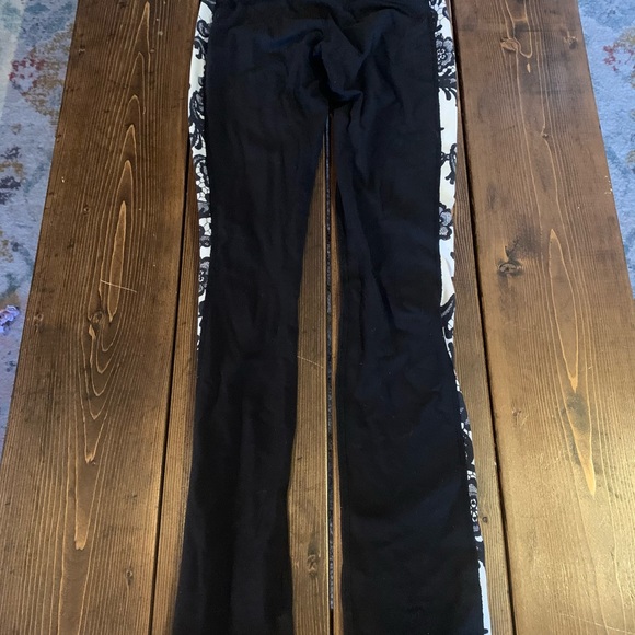 Size 4 Lululemon Side Angle Pant Black lace - Picture 3 of 5